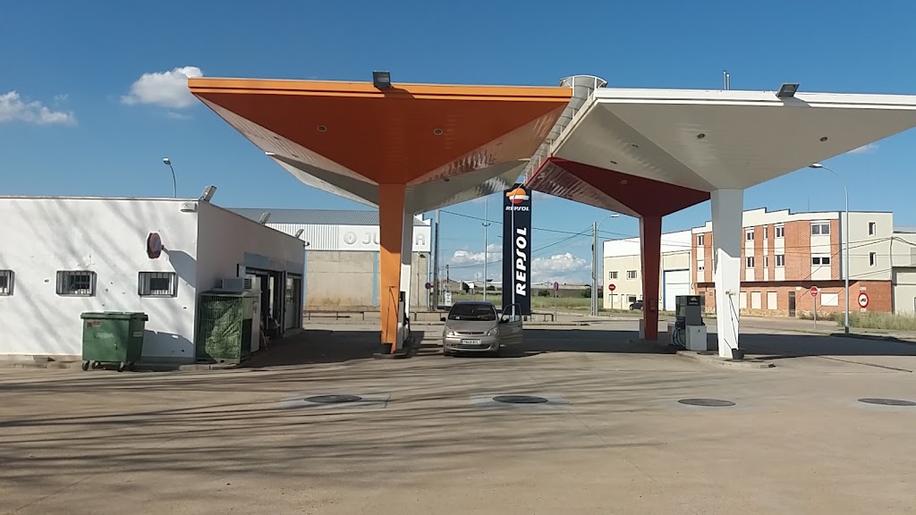 Estacion de Servicio Repsol — Surtidor de combustible