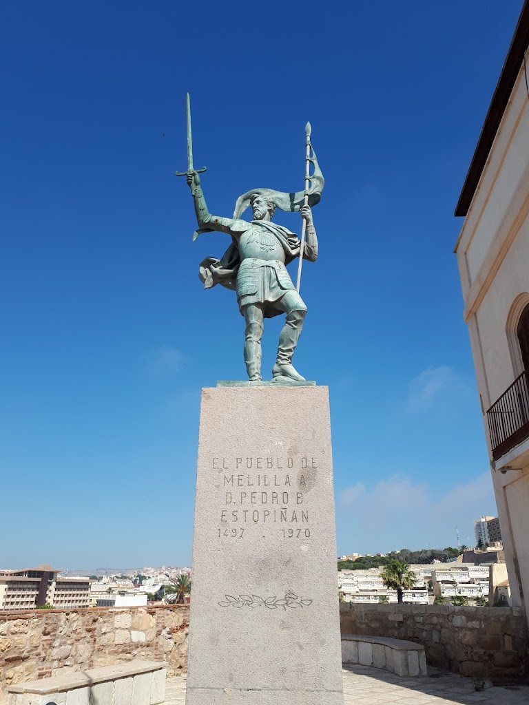 Monumento a Pedro de Estopinan