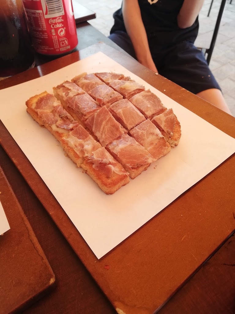 La Trastienda Abaceria — Comida y bebida