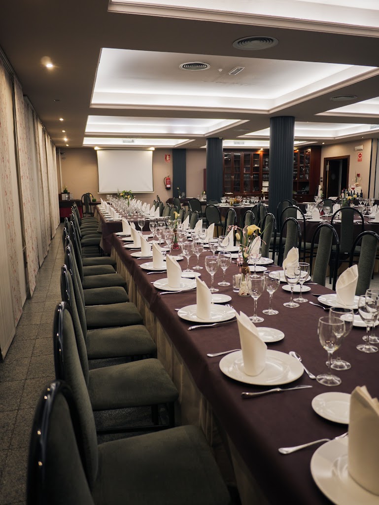Restaurante-Hotel Fornos — Ambiente