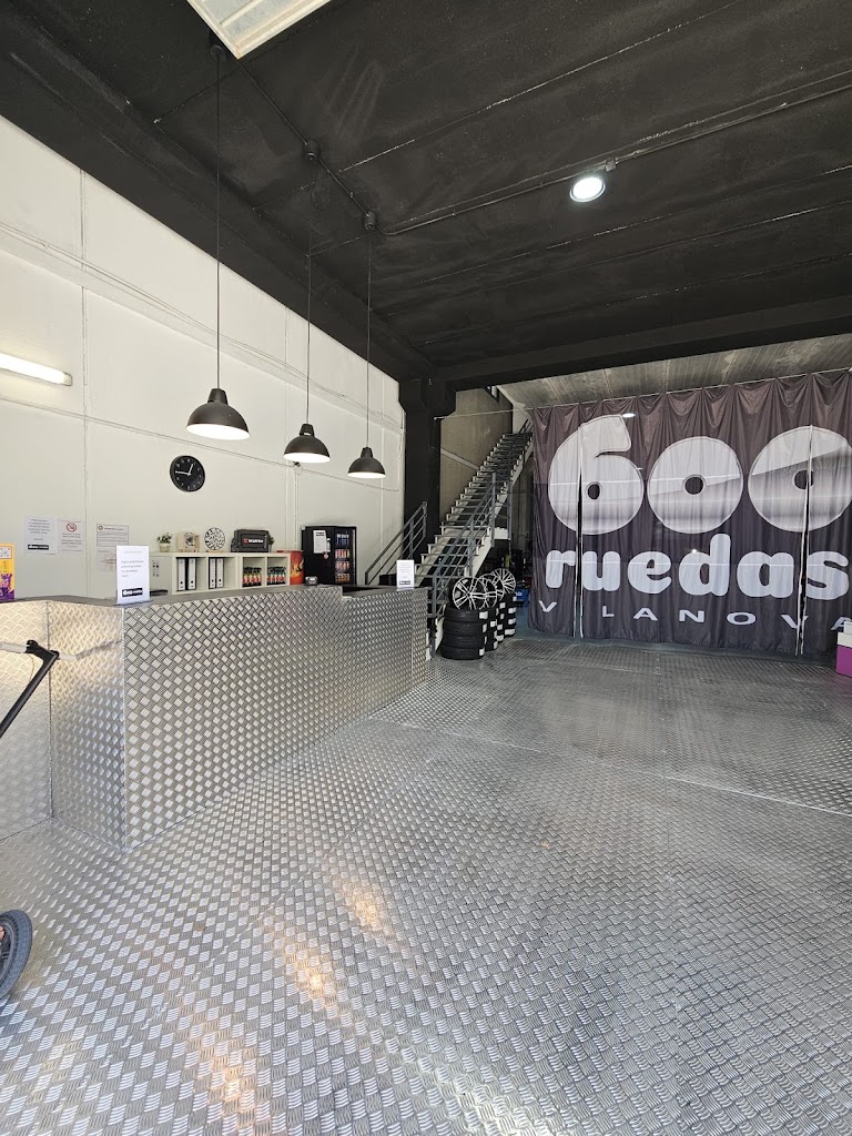 600 Ruedas Vilanova Urgencias 24H — Interior