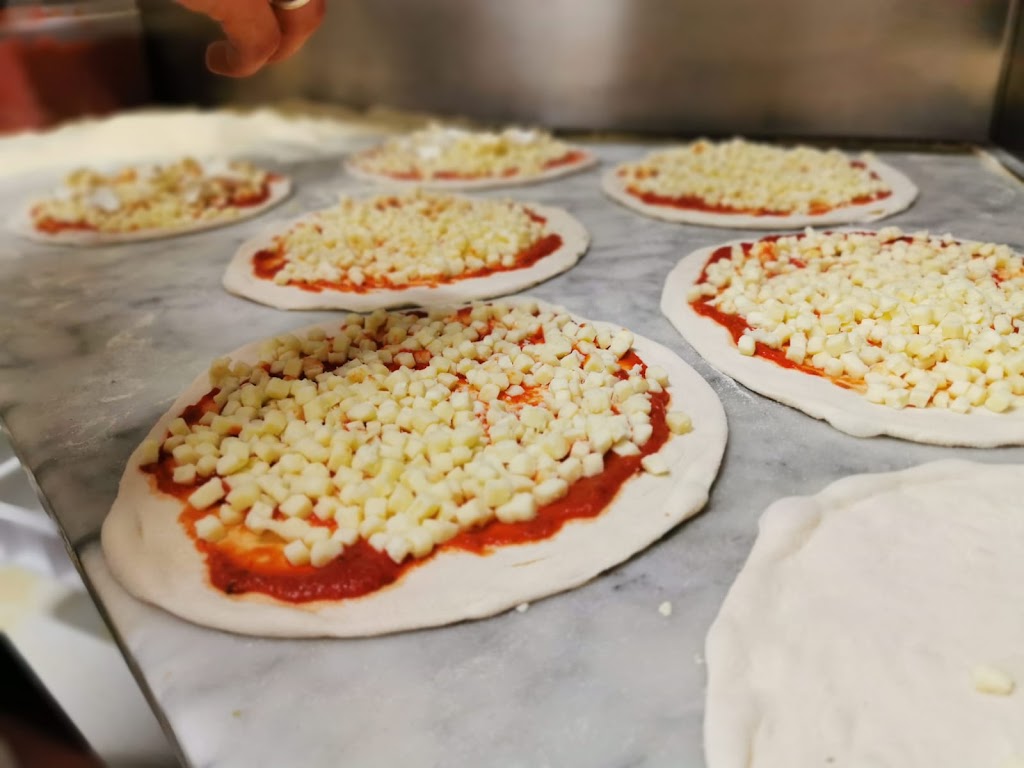 Can Moragas Nou — Comida y bebida