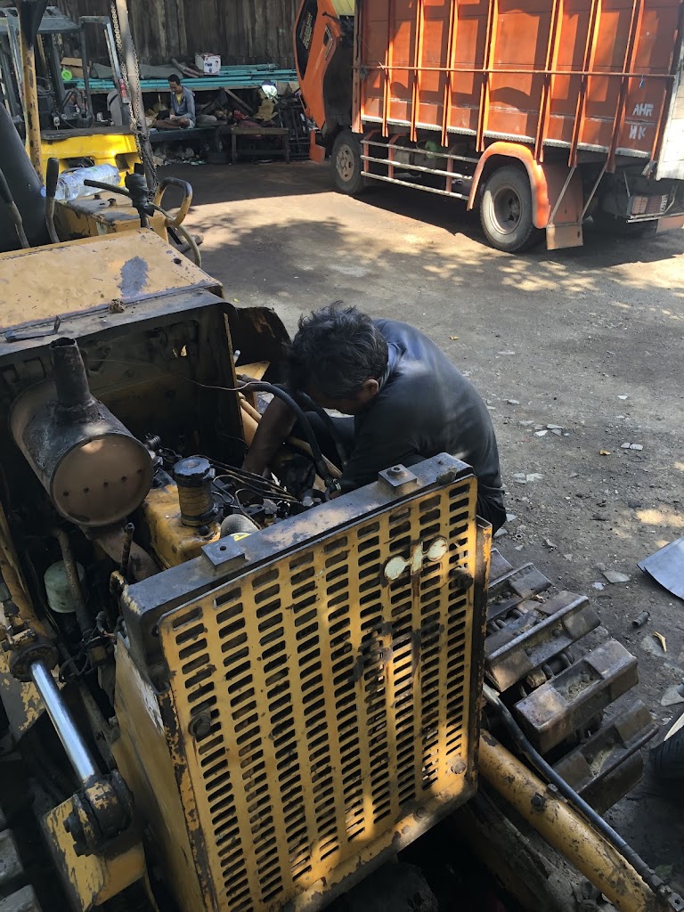 Bengkel Truk & mobil ISTIANA