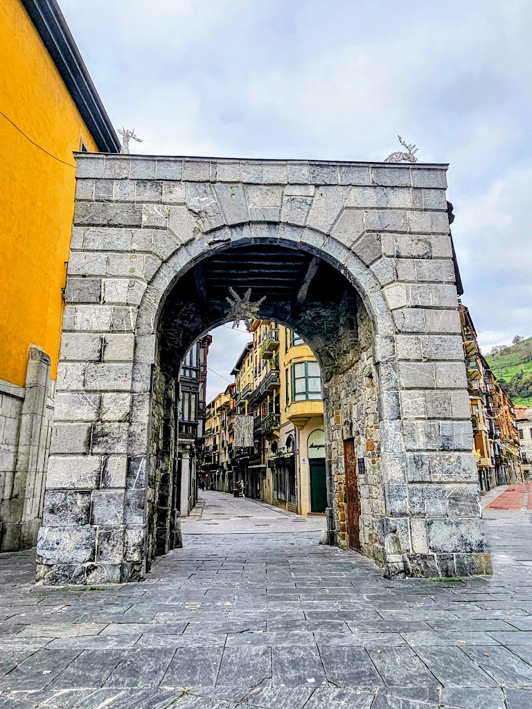Gaztelako Atea/Puerta de Castilla