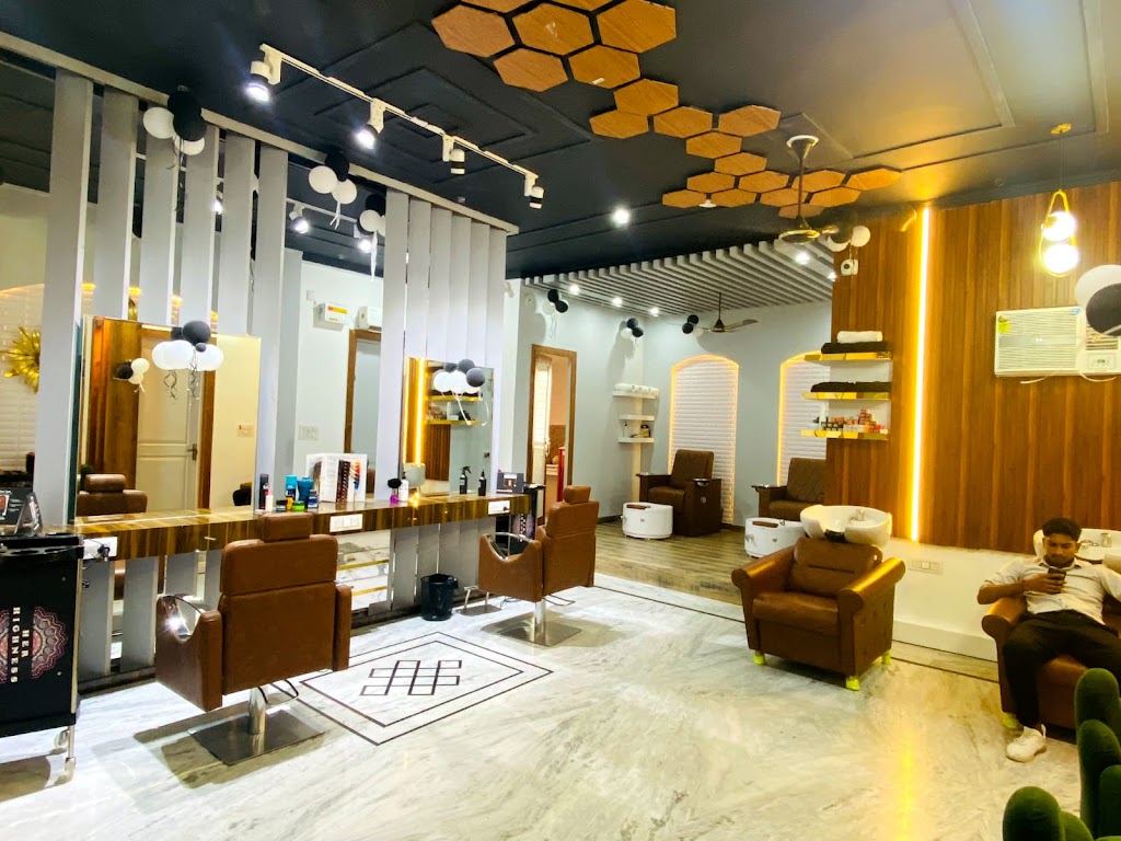 Her Highness The Unisex Salon