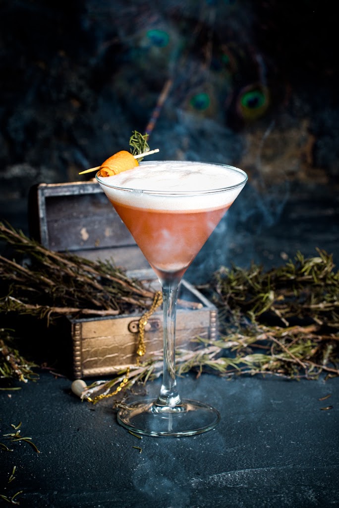 THE DEN IBIZA — Comida y bebida