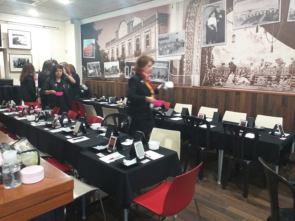 Cafe Loa — Ambiente