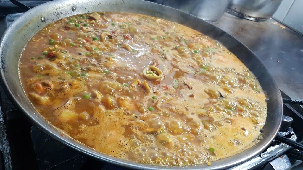 Paola Bar Cafeteria — Comida y bebida