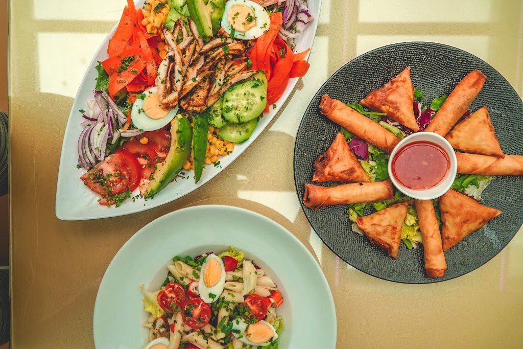 Afendi Lounge — Comida y bebida