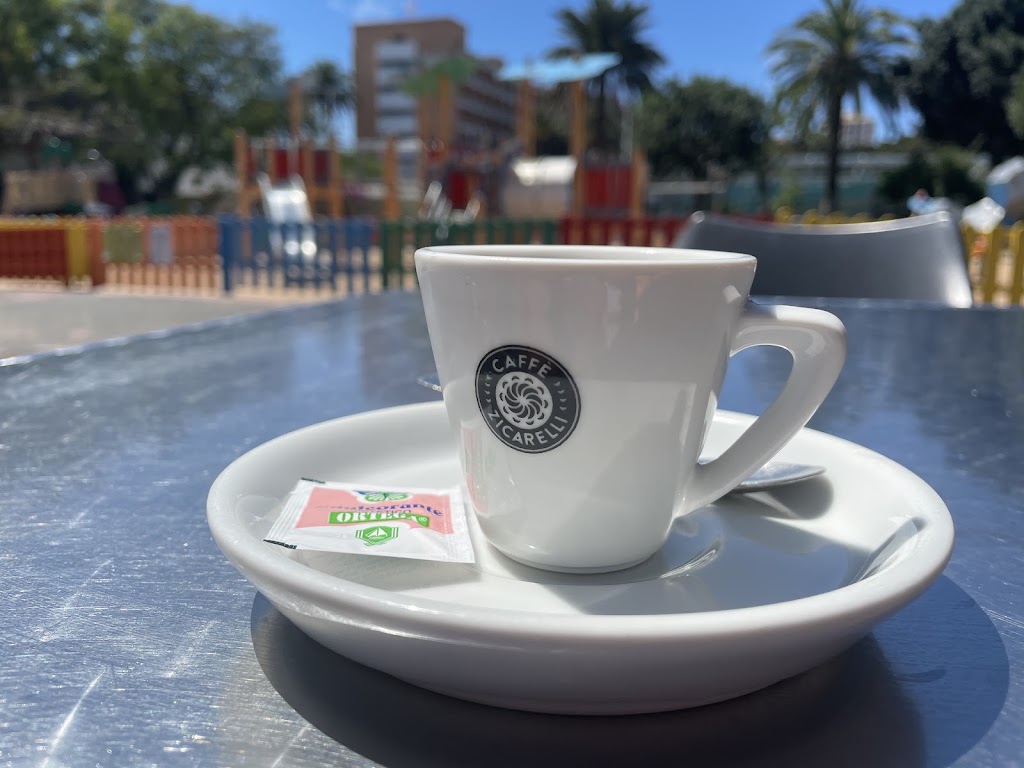 KIOSCO-BAR Parque Romano — Comida y bebida