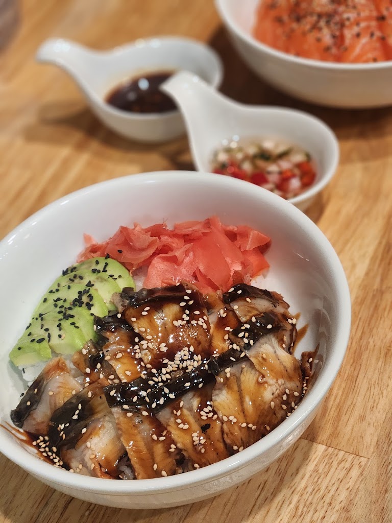 Lil Bowl, Thai and Japanese Cuisine