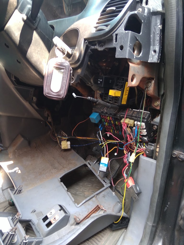 Riyanto dinamo & kabel body mobil