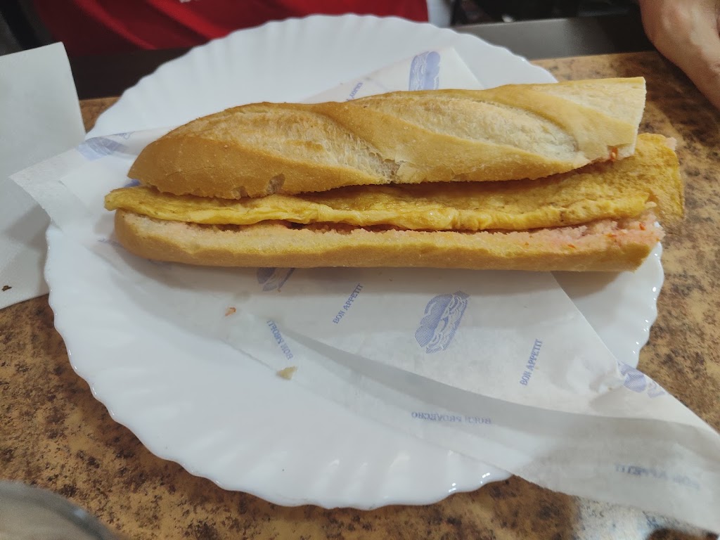 BAR La PERGOLA — Comida y bebida