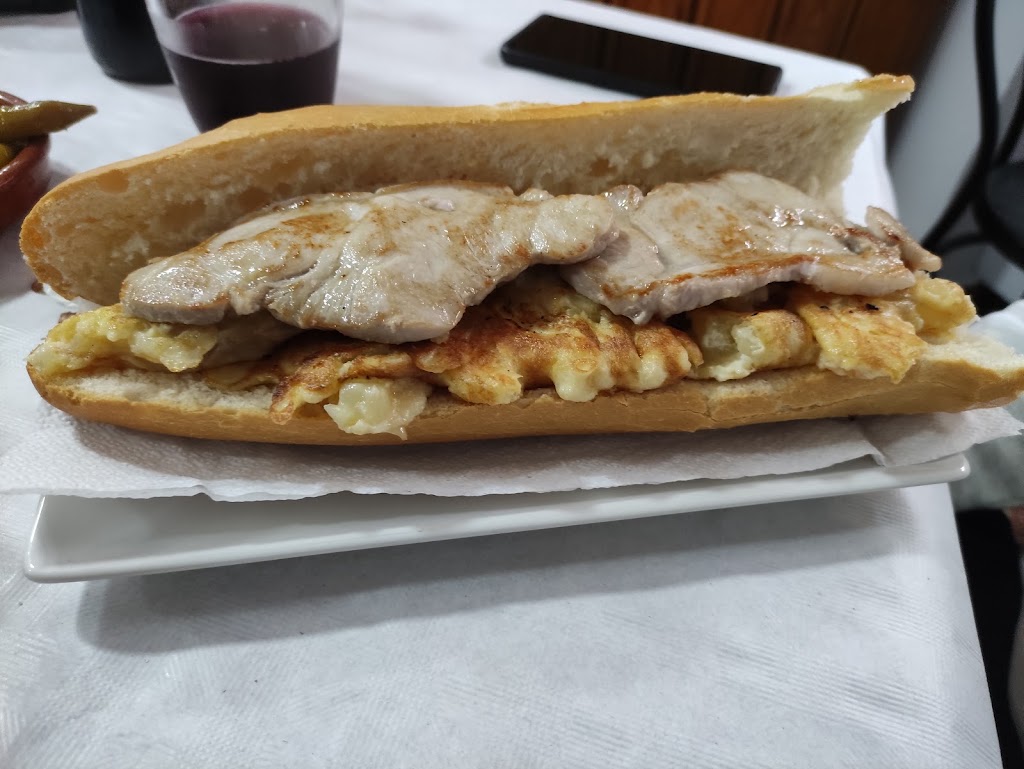 Bar Michel — Comida y bebida