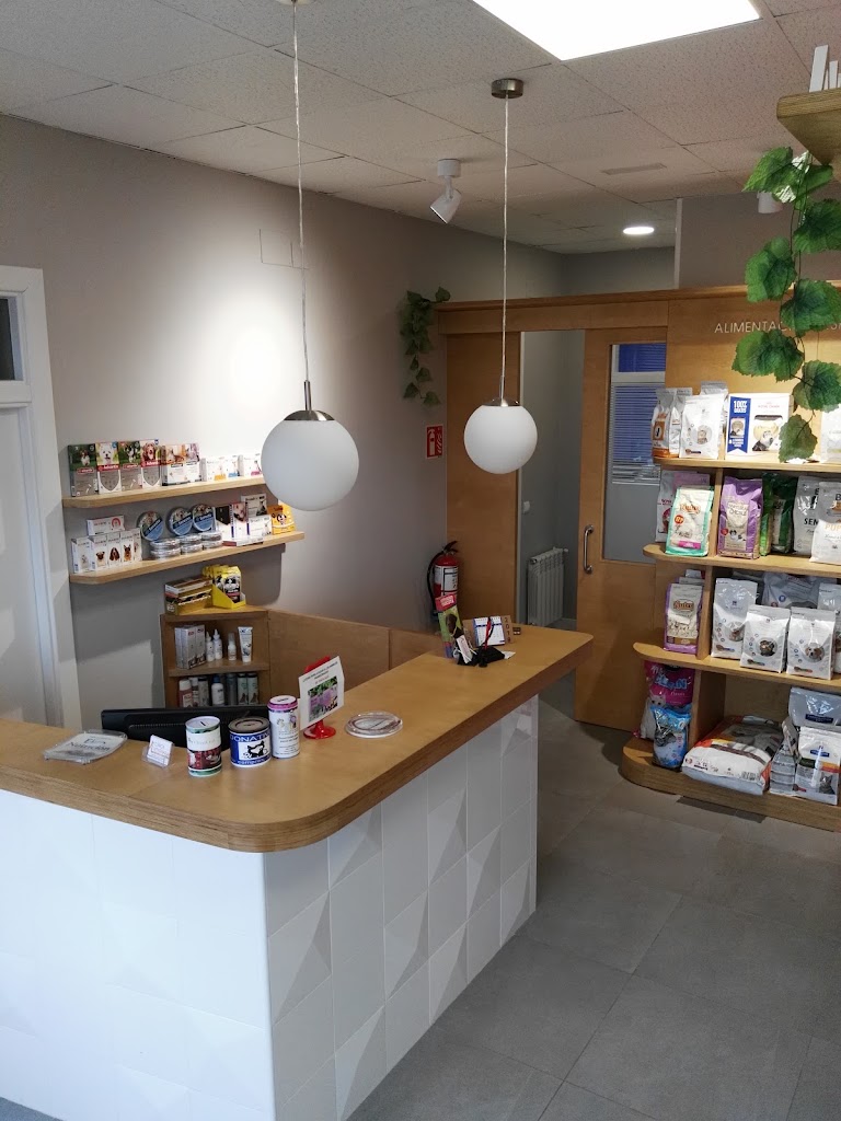 CLINICA VETERINARIA " LOS CASTROS" (Dra.Machiandiarena) — Del propietario