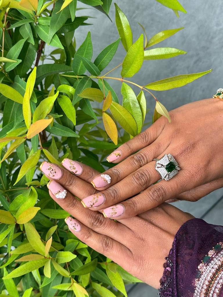 Luxura Makeup Studio Best Unisex Salon In Kottayam