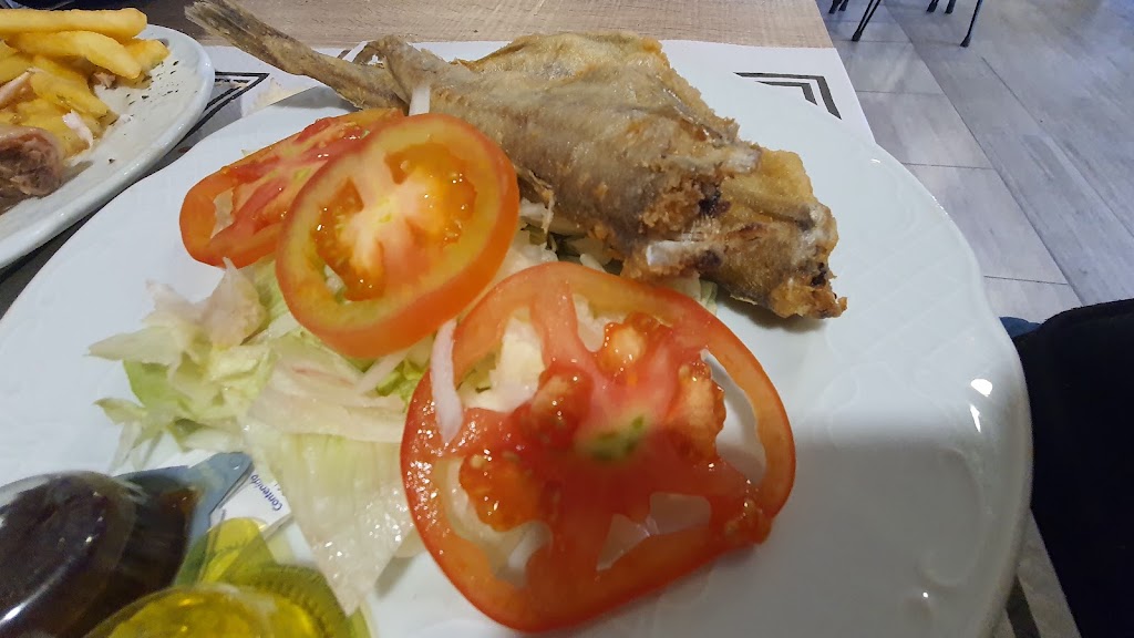 EL CINE CAFE & BAR — Papas fritas