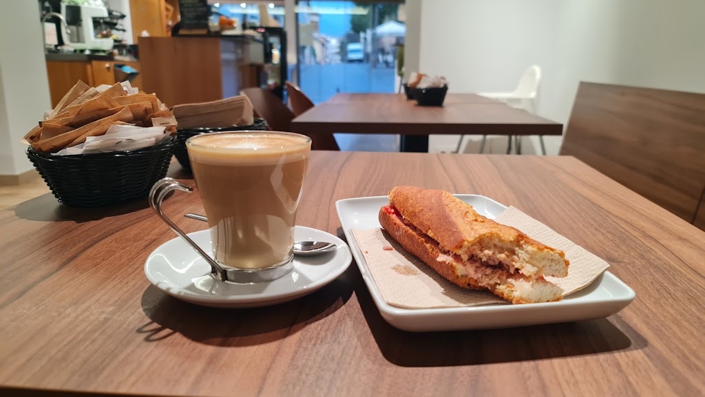 Ca l'Huix — Comida y bebida