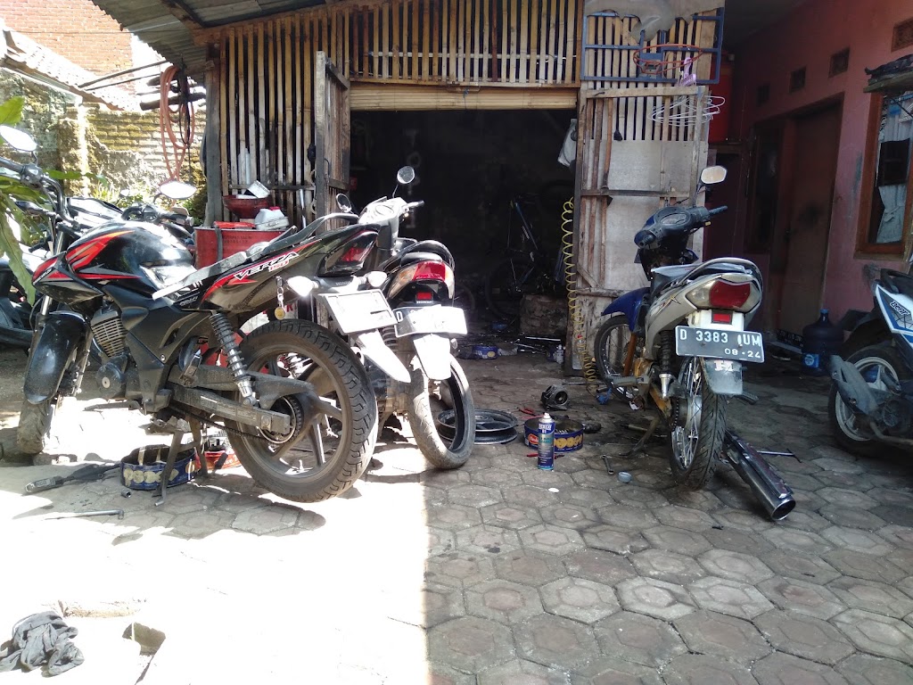 One motor