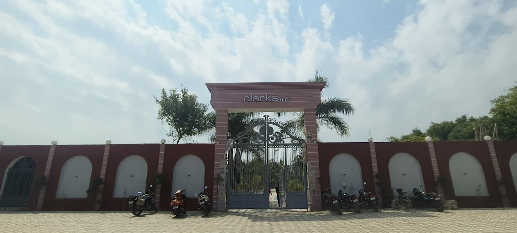 Clarks Inn Bichpuri Agra