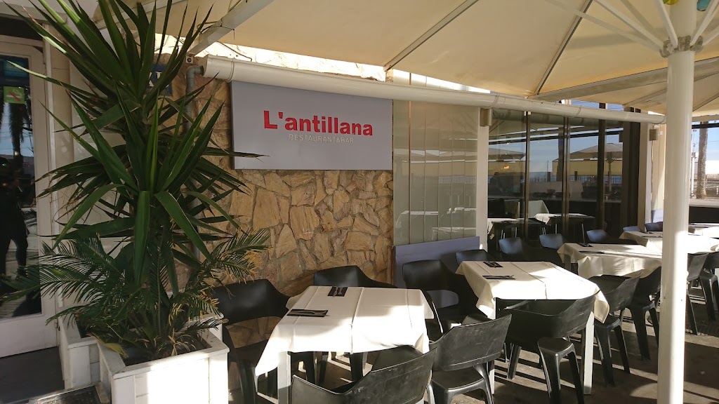 Restaurant cocteleria L'Antillana — Ambiente