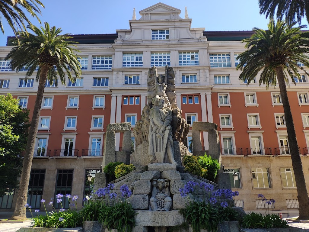 Monumento a Curros Enriquez