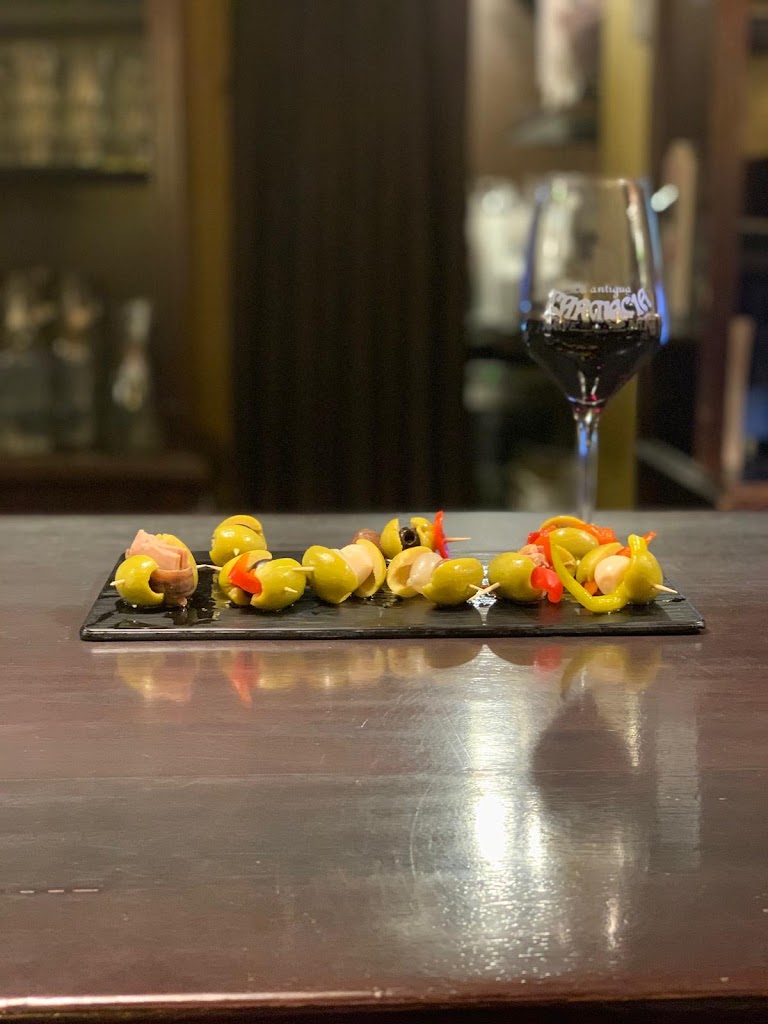 Restaurante Bar La Antigua Farmacia — Comida y bebida