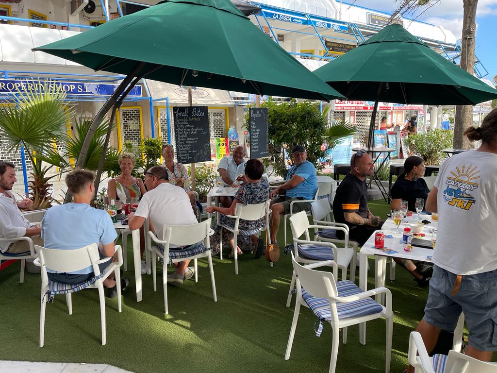 Cafe Bar Boathouse — Ambiente