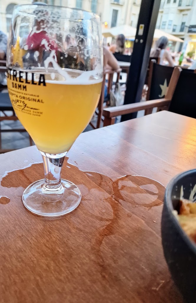 El Clandesti — Comida y bebida