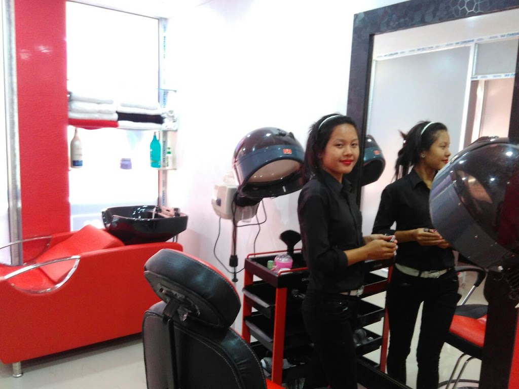 Cuts N Curls Unisex Salon Spa