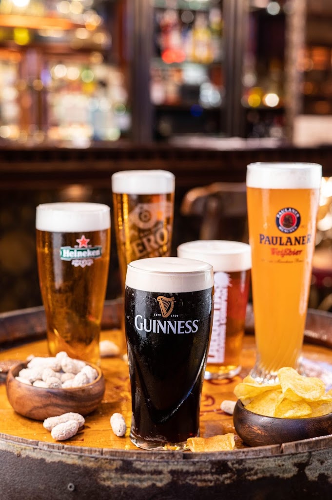 Shamrock Irish Pub-Sport Bar — Comida y bebida