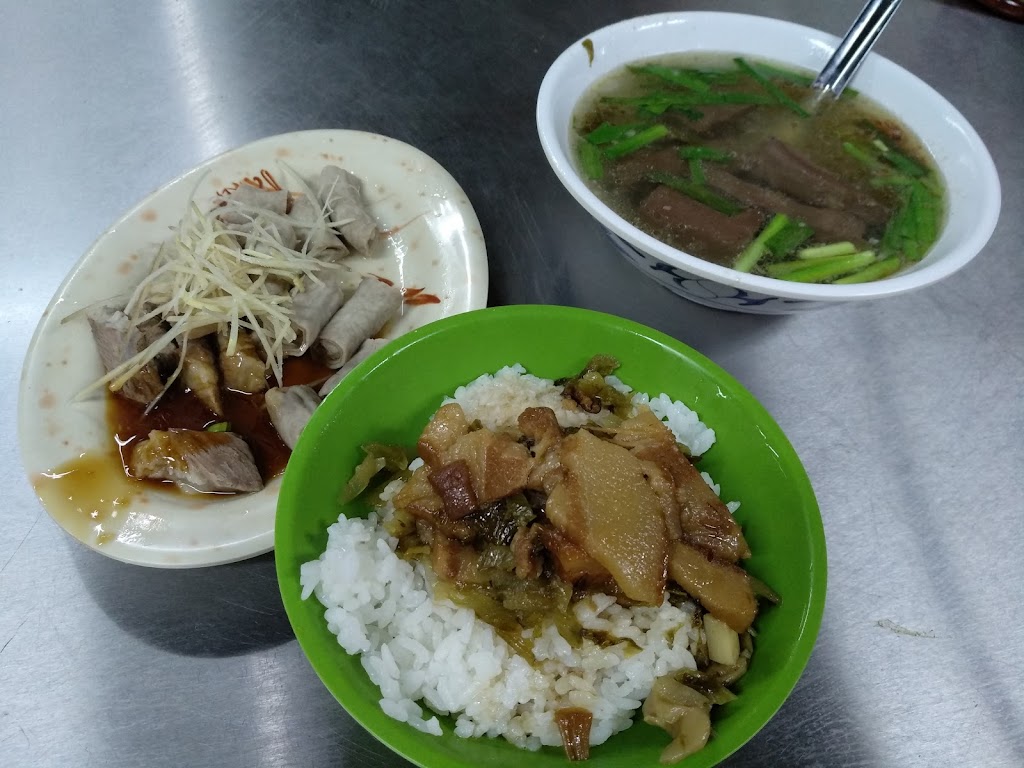 黃家酸菜滷肉飯 的照片