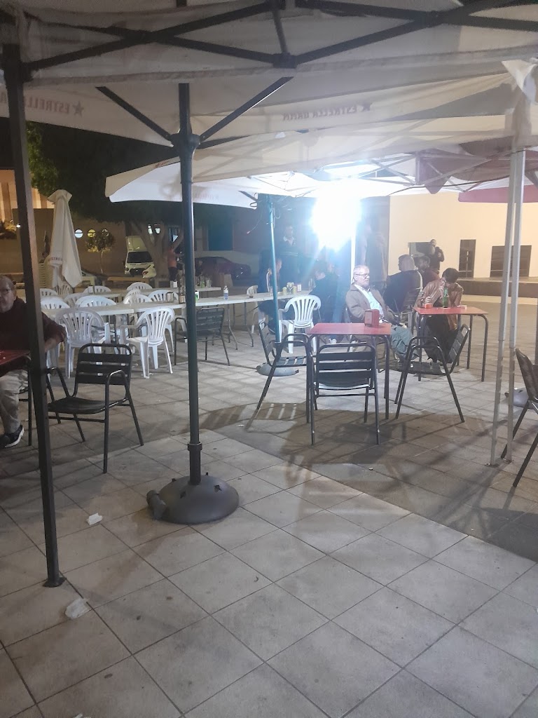 Bar Cafeteria Kiosko las 90 — Ambiente