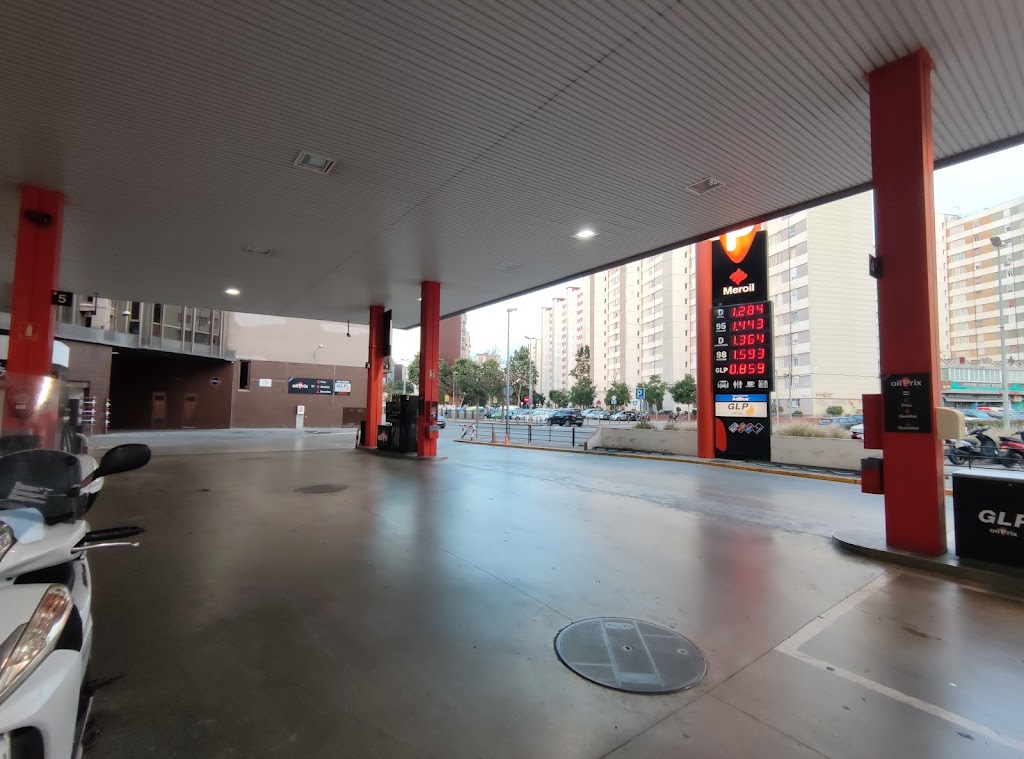 Gasolinera Meroil Estadella — Interior