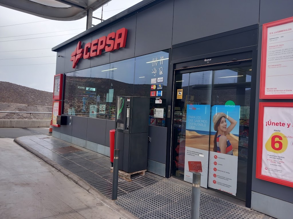 Estacion de servicio Cepsa — Exterior