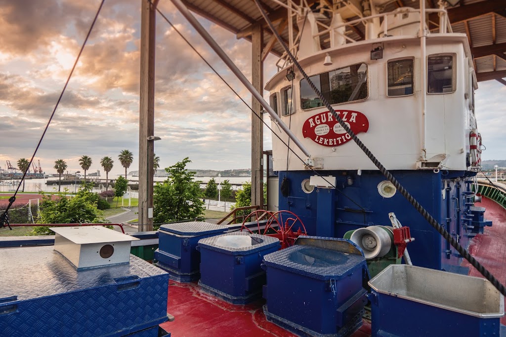 Barco Museo Agurtza — Del propietario