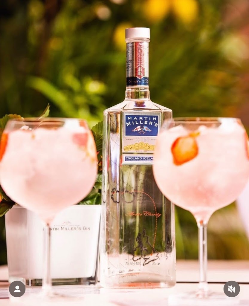 Budsu - Bar de Copas Torre del Mar Gintonic Pub Cocktails — Del propietario