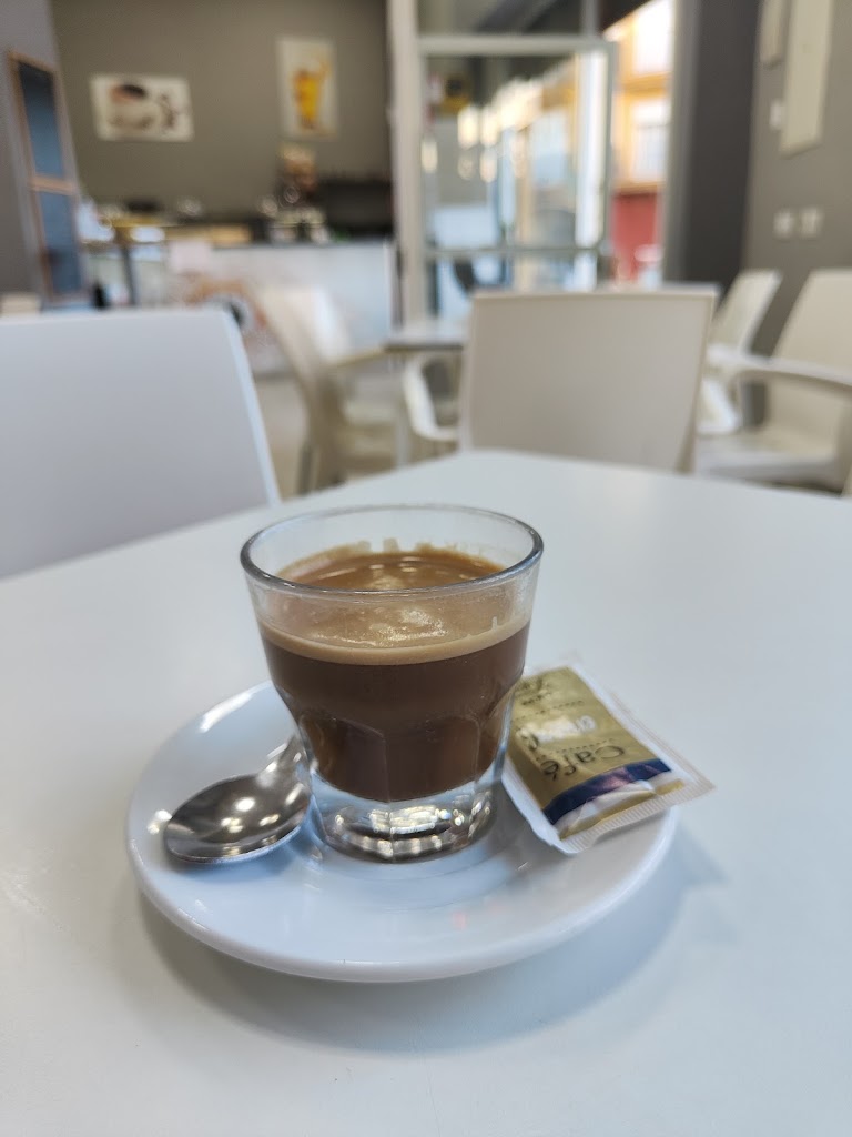 Cafeteria La Gloria — Comida y bebida
