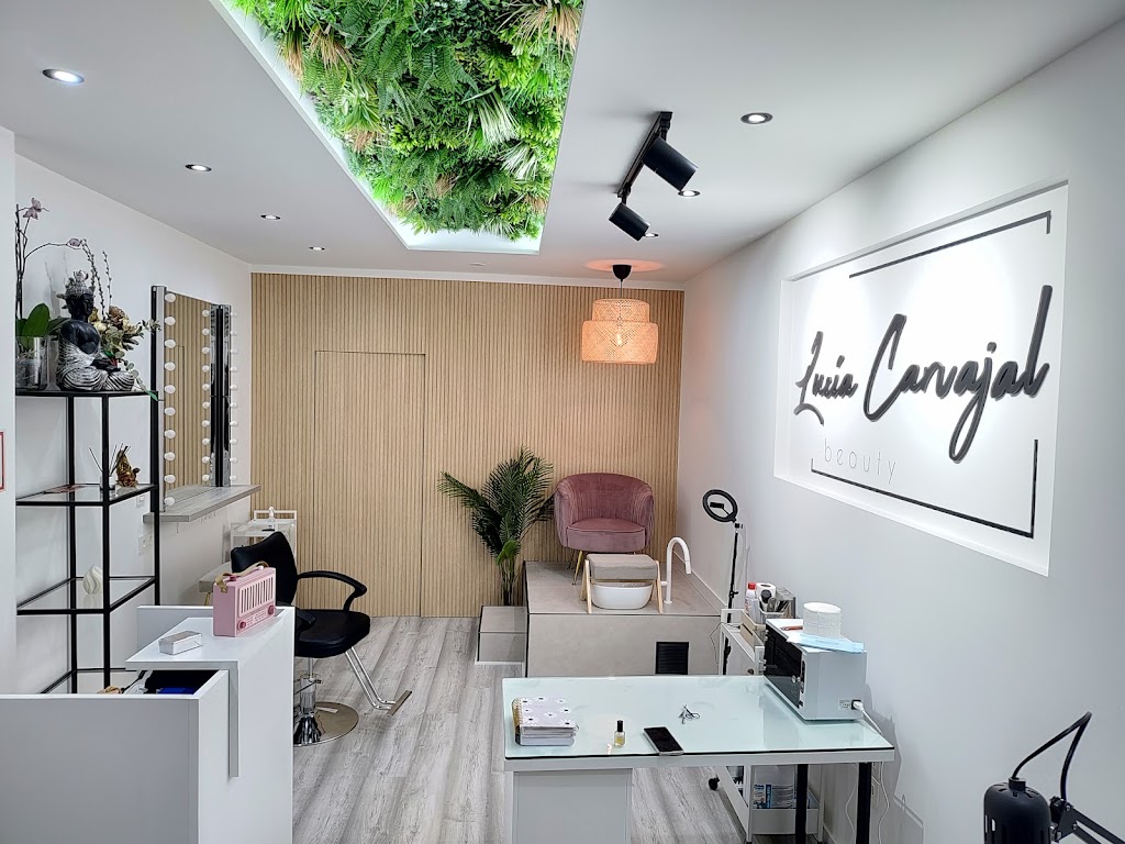 LUCIA CARVAJAL BEAUTY — Interior