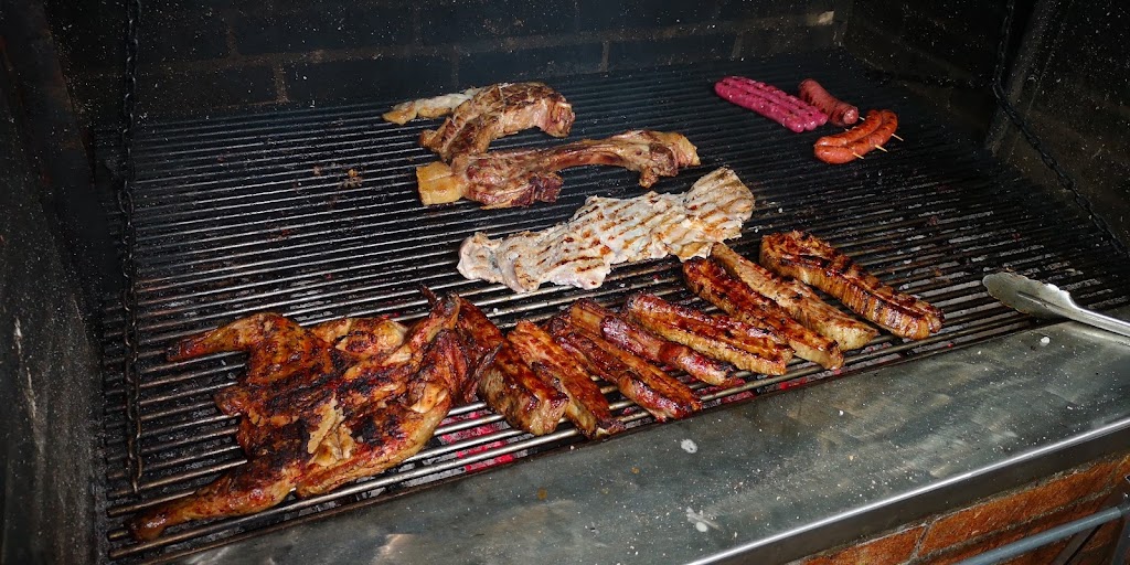 El Brasero La Alhondiga — Comida y bebida