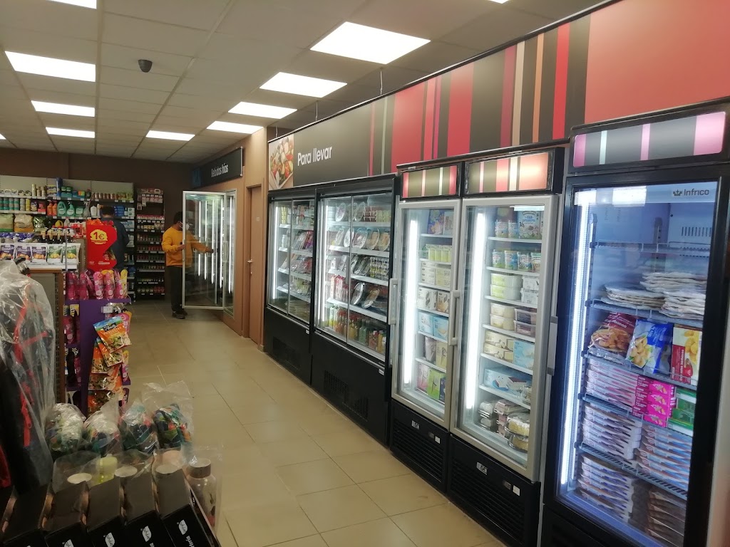 Estacion de Servicio Repsol — Interior