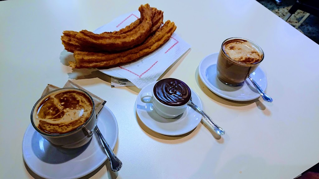 Churreria Manchega — Comida y bebida