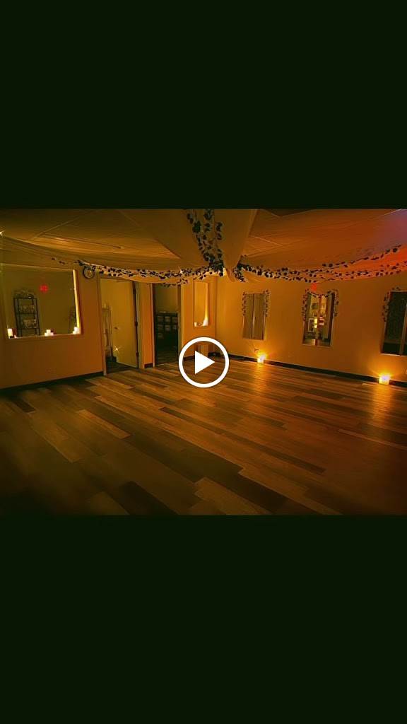  Bald N’ Bougie Yoga