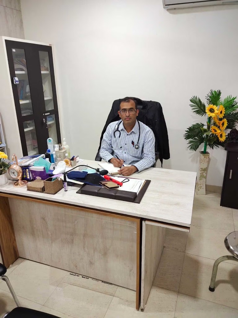 Dr. Dr Makarand Hirve Neurologist Headache Stroke Parkinson Eco City Bhopal