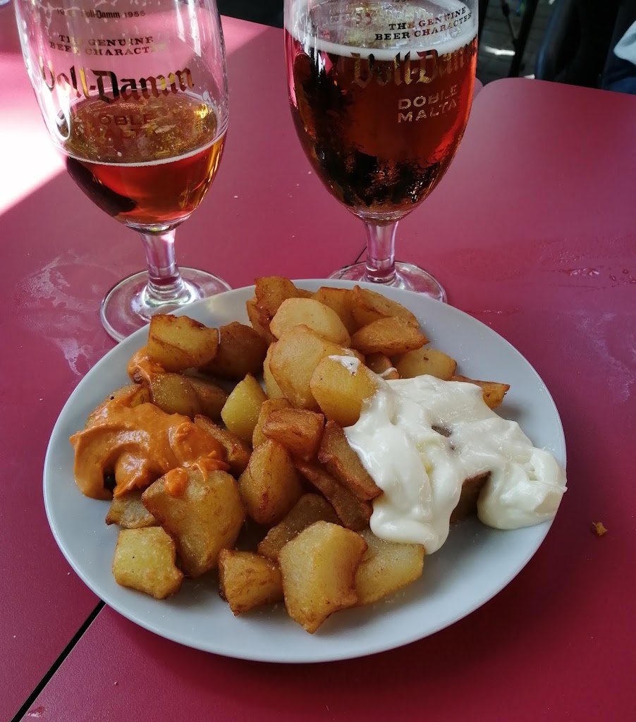 Bar Milari — Comida y bebida