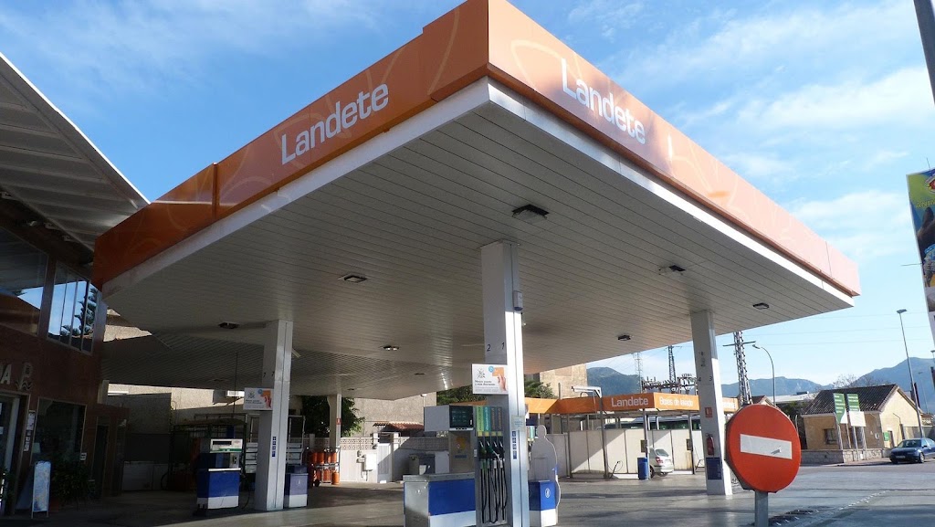 Gasolinera Landete — Exterior