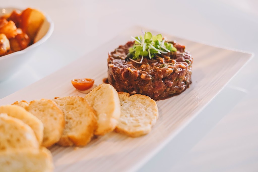 Vela Mar - Restaurant & Lounge Club — Comida y bebida