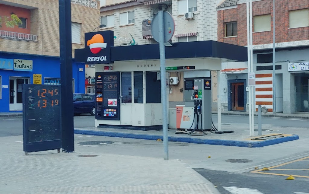 Estacion de Servicio Repsol — Exterior