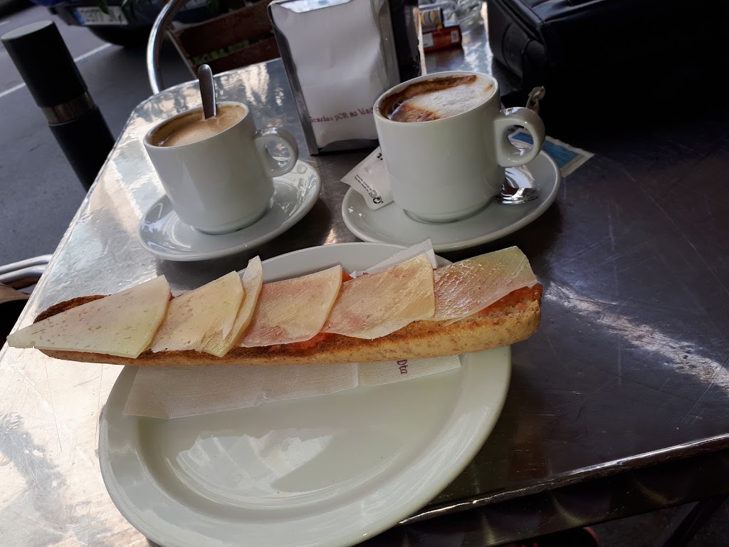 Cafe Central — Comida y bebida