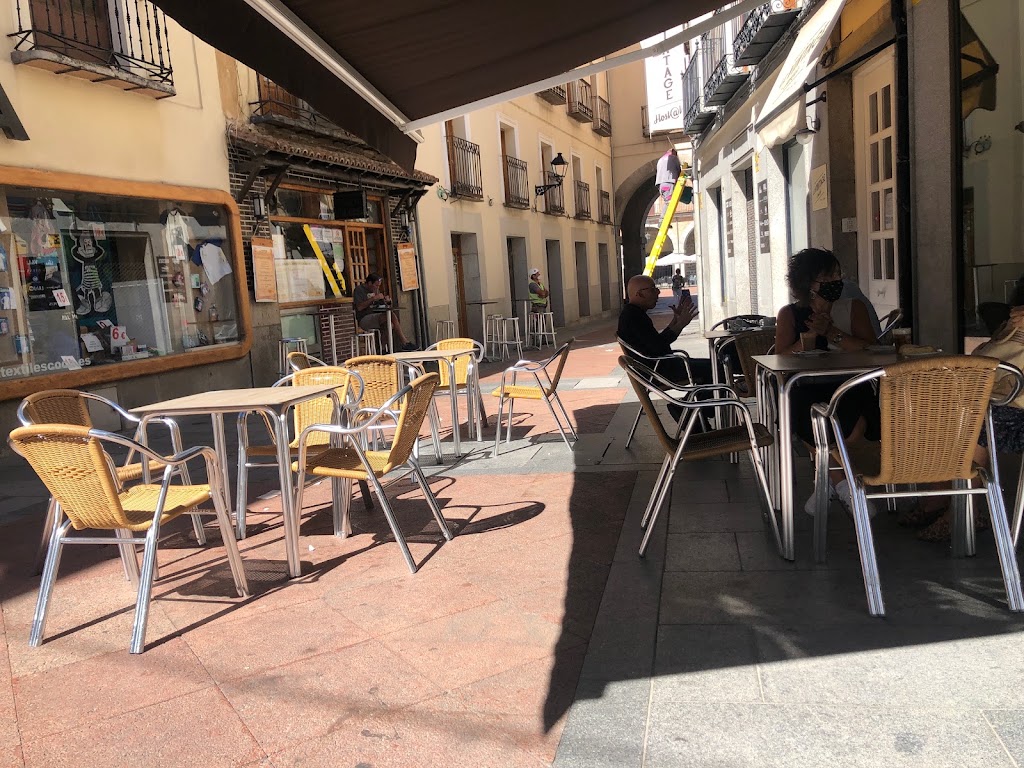 Cafe - Bar Mangas — Ambiente